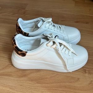 Platform sneakers
